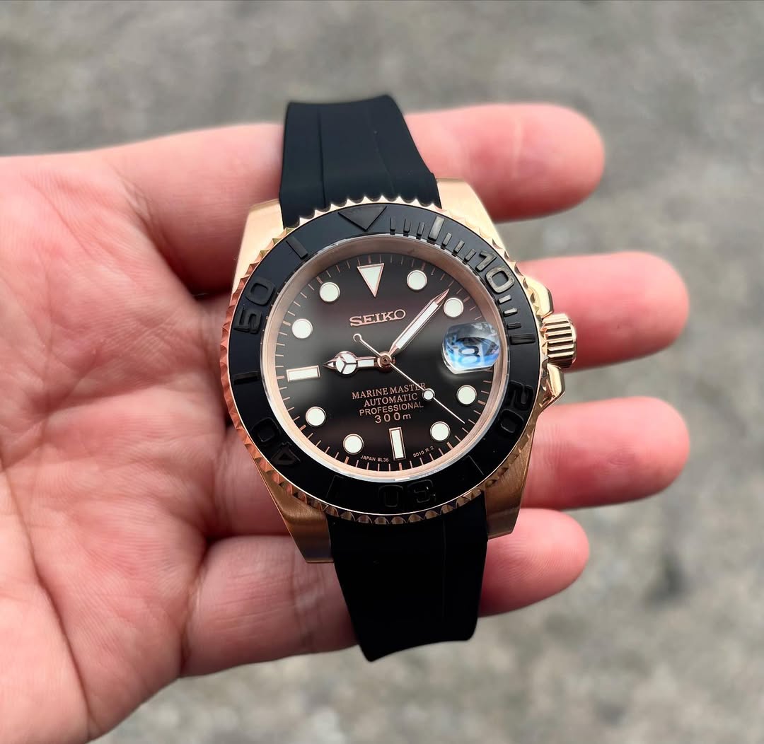 Seiko Yacht Master Rosegold With Black strap