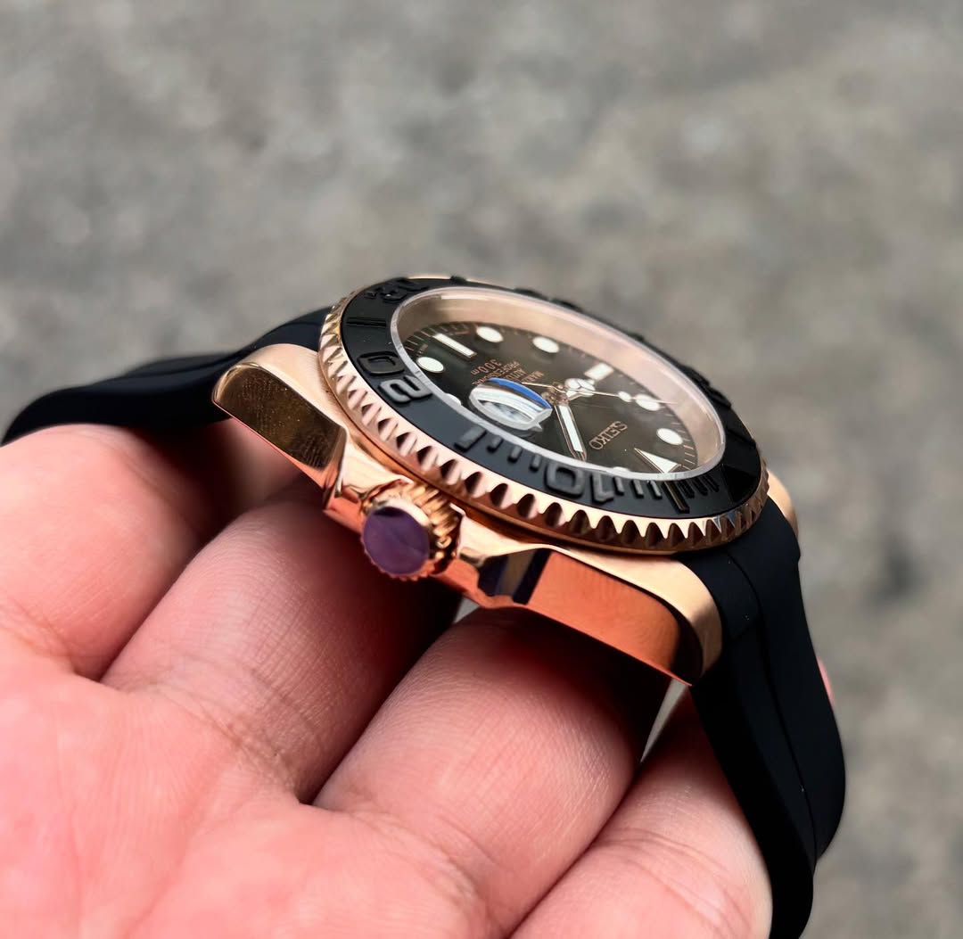 Seiko Yacht Master Rosegold With Black strap
