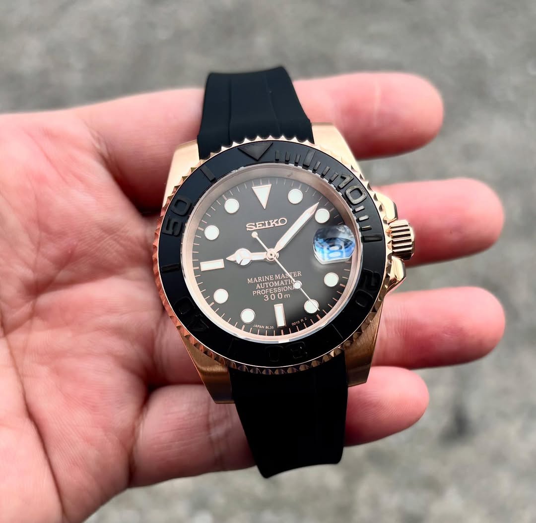 Seiko Yacht Master Rosegold With Black strap