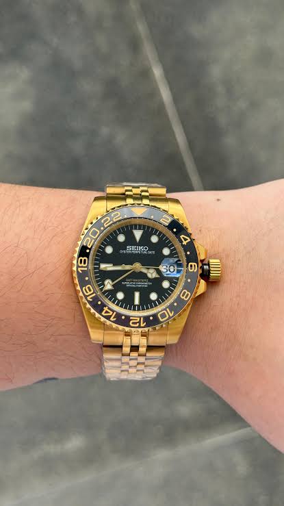 Seko GMT master 2 Gold stainless steel watch