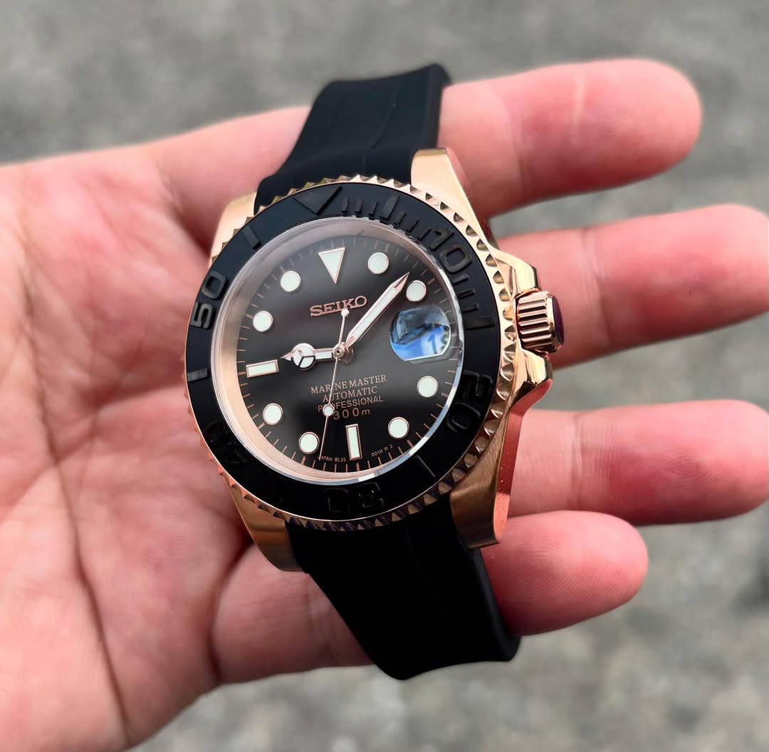Seiko Yacht Master Rosegold With Black strap